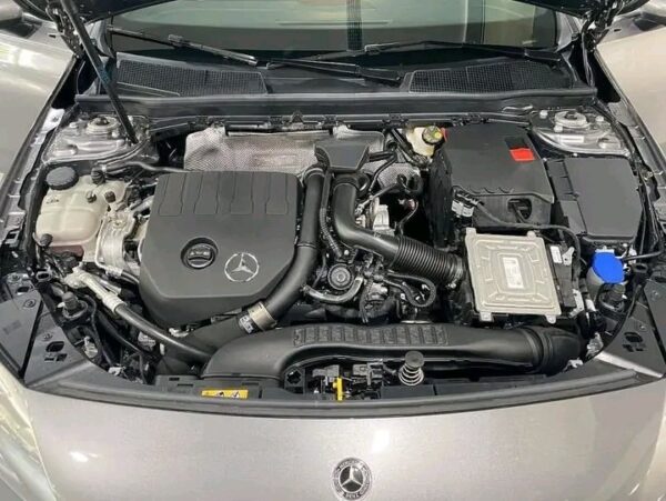 MERCEDES-BENZ AVANCE DE 200 BERLINE - Image 4
