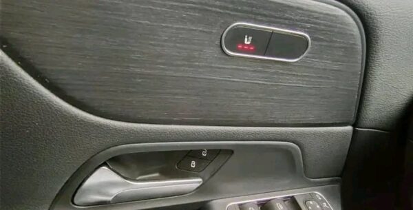 Mercedes-Benz GLA 2.0 - Image 10