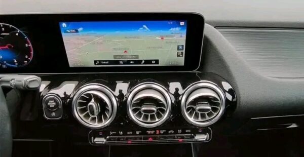 Mercedes-Benz GLA 2.0 - Image 28