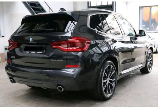 Mercedes-Benz GLC 350e - Image 32