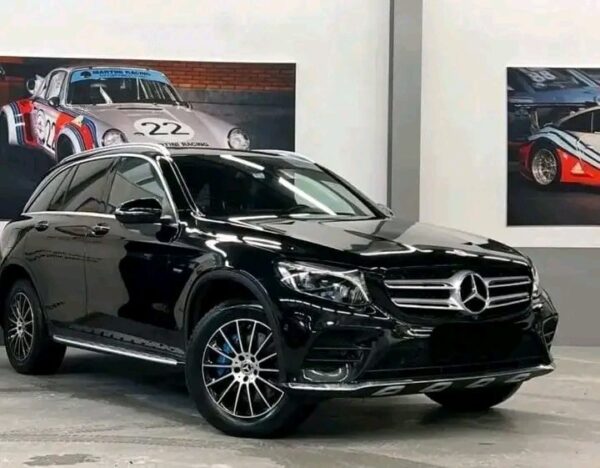 Mercedes-Benz GLC 350e - Image 34