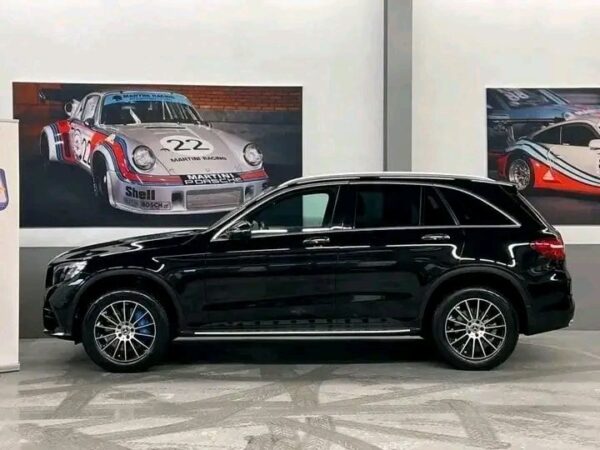 Mercedes-Benz GLC 350e - Image 30