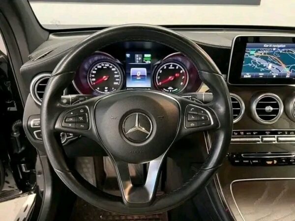 Mercedes-Benz GLC 350e - Image 25