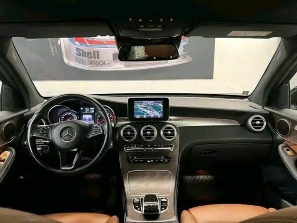 Mercedes-Benz GLC 350e - Image 10