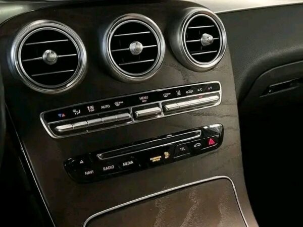 Mercedes-Benz GLC 350e - Image 15