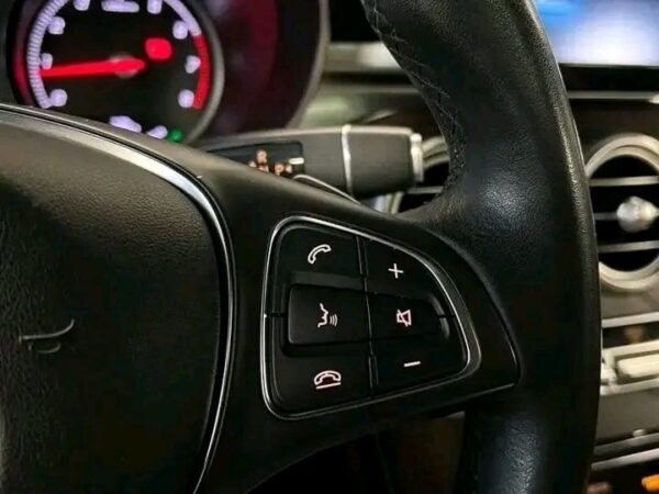 Mercedes-Benz GLC 350e - Image 21