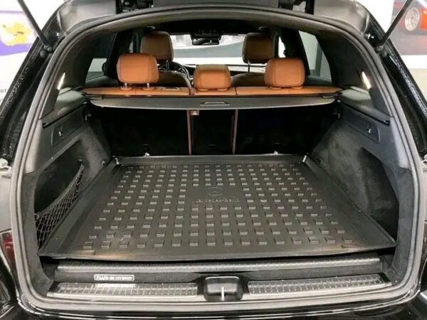 Mercedes-Benz GLC 350e - Image 19