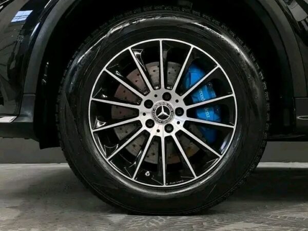 Mercedes-Benz GLC 350e - Image 27