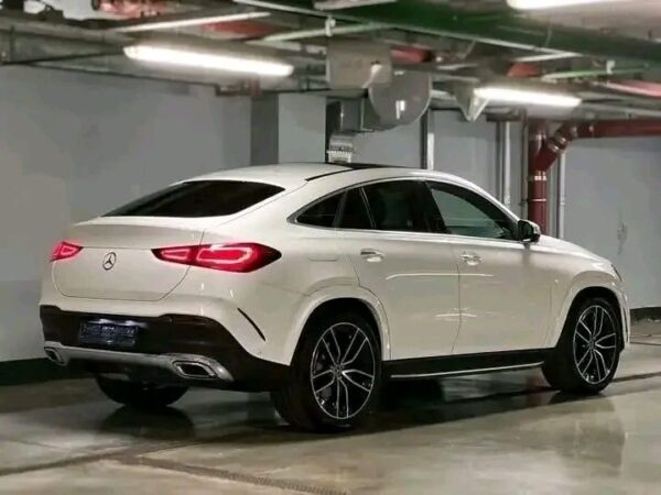 Mercedes-Benz GLE 400d Coupé - Image 20