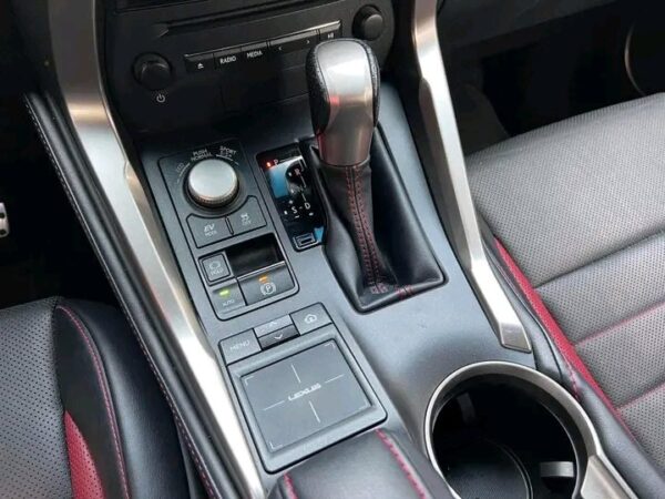 Lexus NX 300h Hybrid F-Sport – Image 22