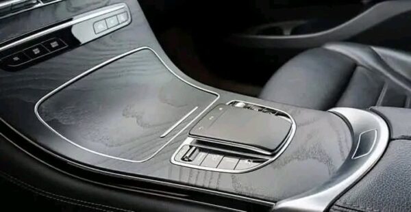 Mercedes-Benz GLC 3.0 390HP AMG - Image 13