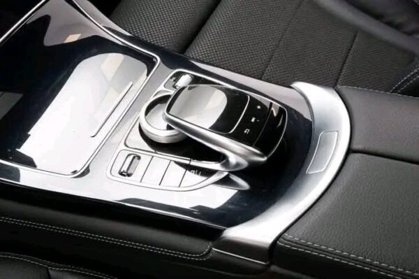 Mercedes-Benz GLC Coupe 350e 4Matic - Image 17