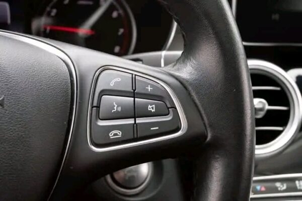 Mercedes-Benz GLC Coupe 350e 4Matic - Image 8