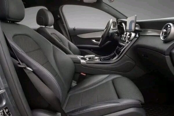 Mercedes-Benz GLC Coupe 350e 4Matic - Image 16