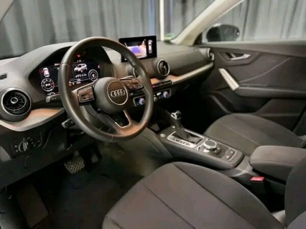 Audi Q2 35 TDI quattro Aut. STANDHEIZUNG NAVI LED - Image 9