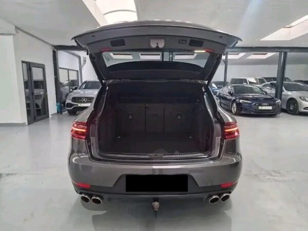 Porsche Macan S Diesel PDK ALLRAD AHK BOSE PANO – Image 3