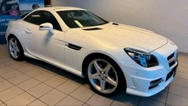 Mercedes-Benz SLK 350 V6 AMG - Image 11