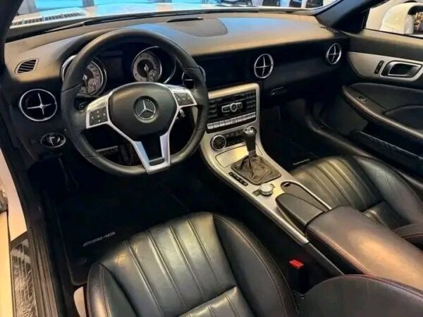 Mercedes-Benz SLK 350 V6 AMG - Image 9