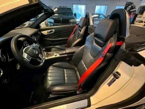 Mercedes-Benz SLK 350 V6 AMG - Image 10