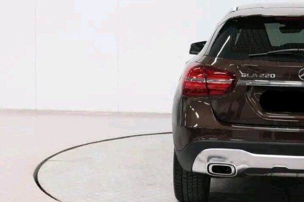 Mercedes-Benz GLA 220 4MATIC automatic - Image 35