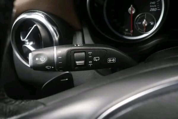Mercedes-Benz GLA 220 4MATIC automatic - Image 20