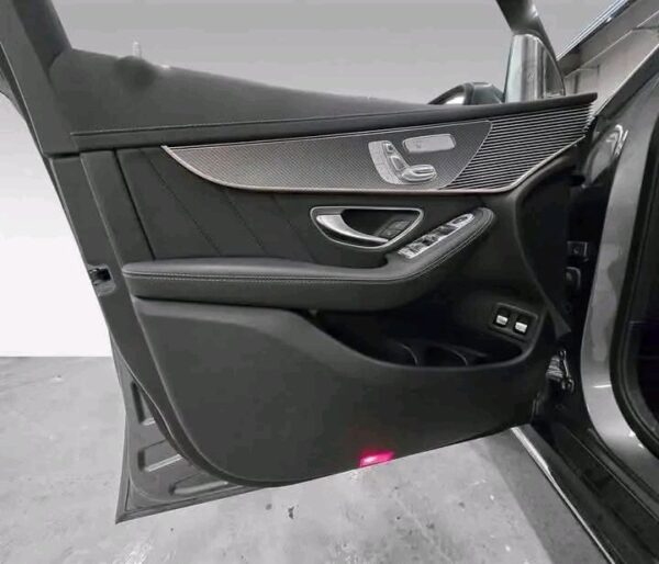 Mercedes-Benz EQC 400 4MATIC AMG - Image 7
