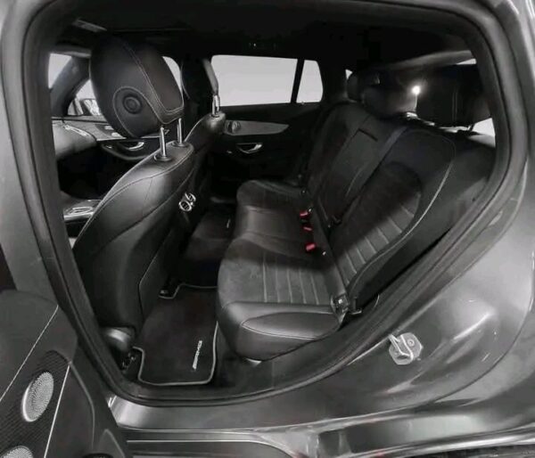 Mercedes-Benz EQC 400 4MATIC AMG - Image 14