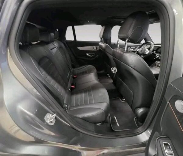 Mercedes-Benz EQC 400 4MATIC AMG - Image 12