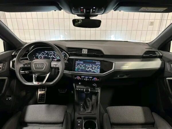 Audi Q3 – Image 13