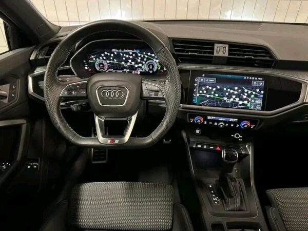 Audi Q3 – Image 12
