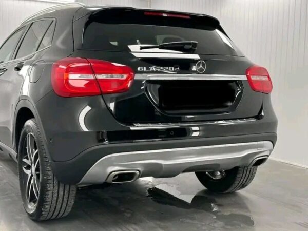 Mercedes-Benz GLA 220d Bi-Xenon - Image 26