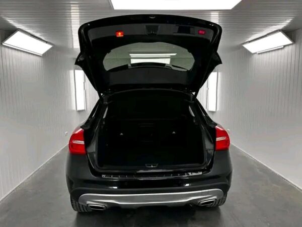 Mercedes-Benz GLA 220d Bi-Xenon - Image 25