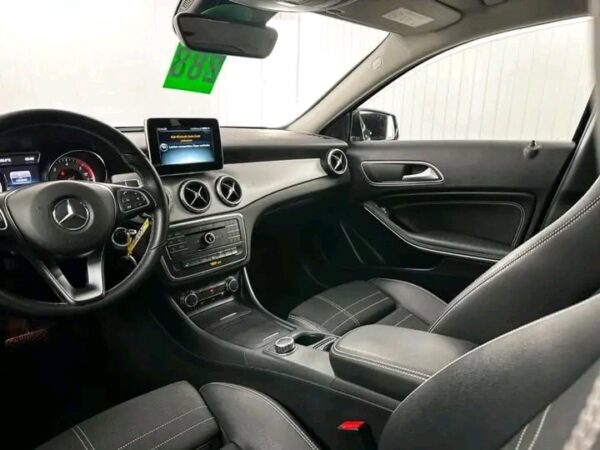 Mercedes-Benz GLA 220d Bi-Xenon - Image 10