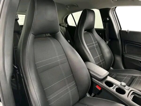 Mercedes-Benz GLA 220d Bi-Xenon - Image 8