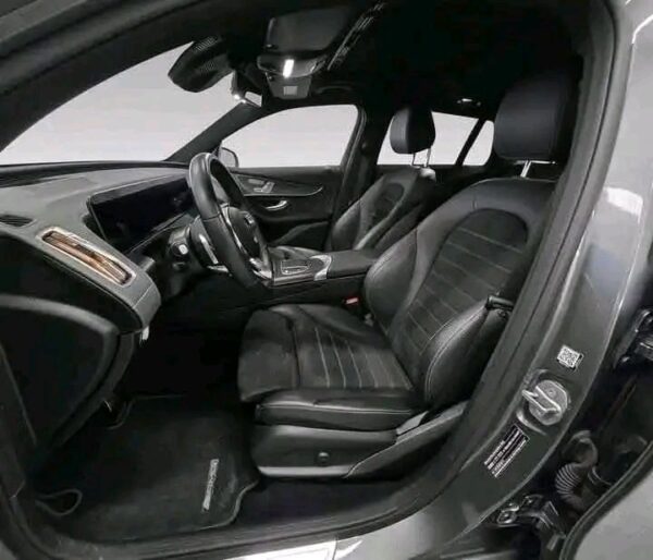 Mercedes-Benz EQC 400 4MATIC AMG - Image 9