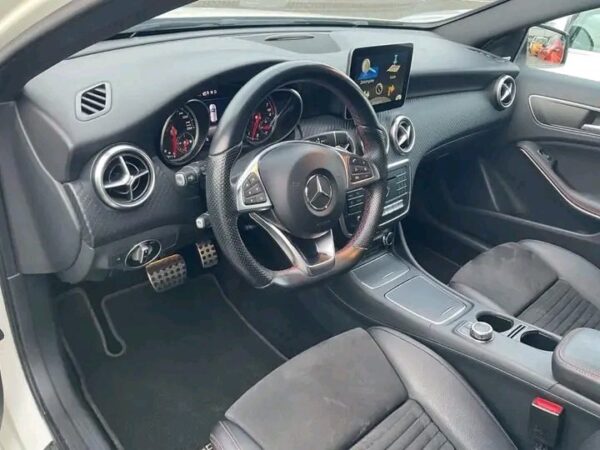 Mercedes-Benz A 200 AMG Line Petrol - Image 4