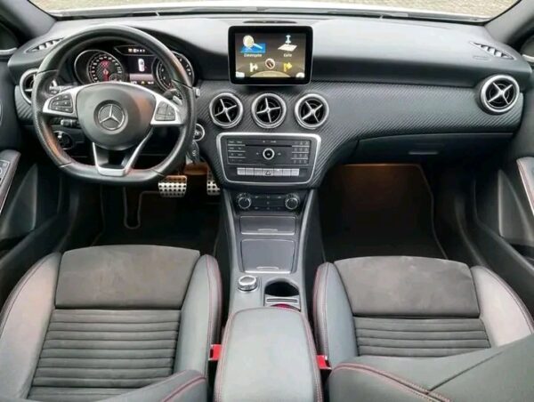 Mercedes-Benz A 200 AMG Line Petrol - Image 5
