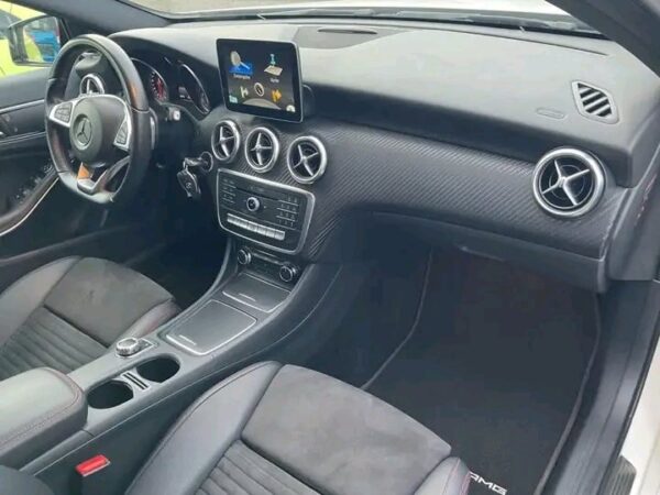 Mercedes-Benz A 200 AMG Line Petrol - Image 6