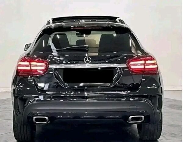 MERCEDES GLA 200/ STARLIGHT - Image 18
