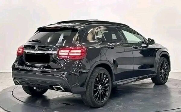 MERCEDES GLA 200/ STARLIGHT - Image 17