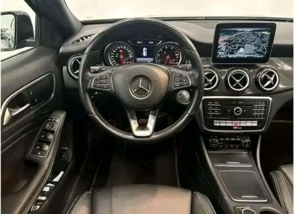 MERCEDES GLA 200/ STARLIGHT - Image 9
