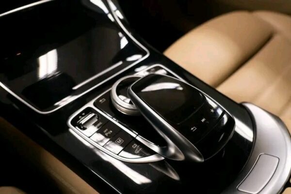 Mercedes-Benz GLC - Image 9