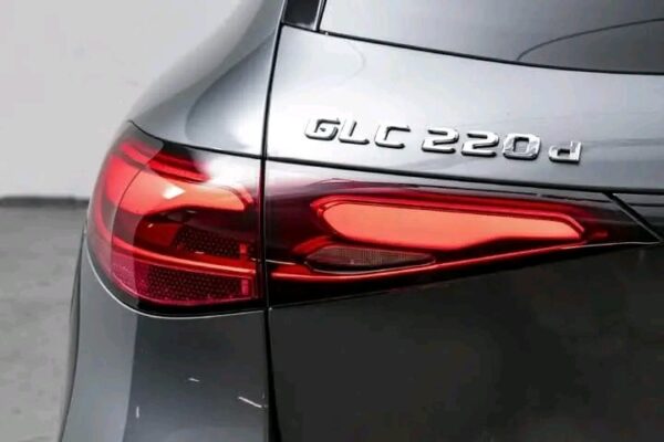 Mercedes-Benz GLC - Image 23