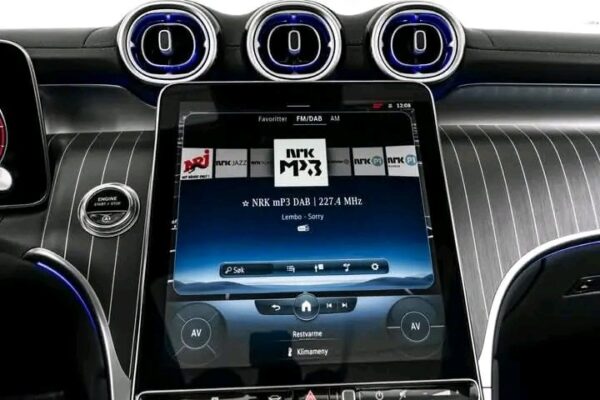 Mercedes-Benz GLC - Image 14
