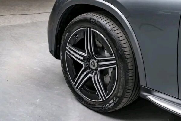 Mercedes-Benz GLC - Image 20