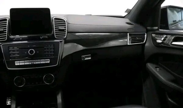 Mercedes-Benz GLE
COUPE 350d - Image 5