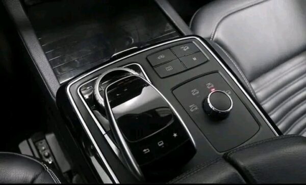 Mercedes-Benz GLE
COUPE 350d - Image 8