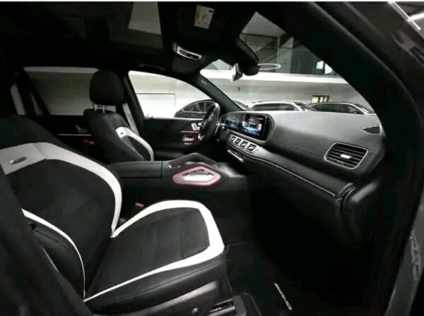Mercedes-Benz GLE 63 S AMG – Image 14
