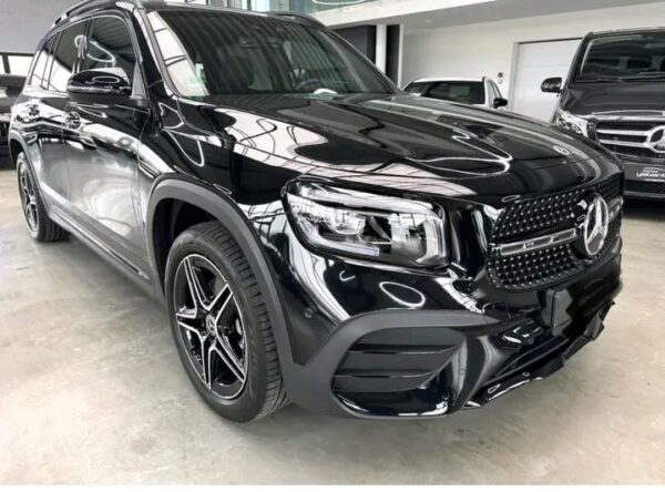 Mercedes-Benz GLB 200 AMG - Image 2