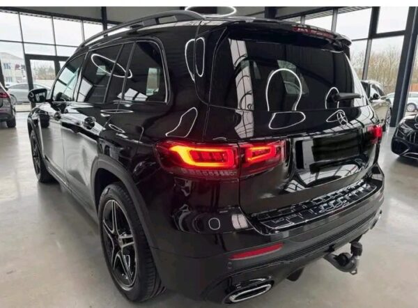 Mercedes-Benz GLB 200 AMG - Image 19